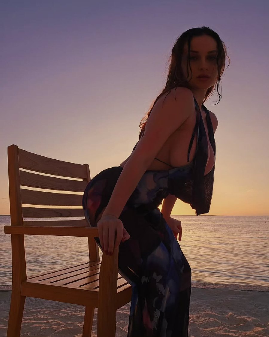 Sexy girl Miranda Faith nude in El Kuwait