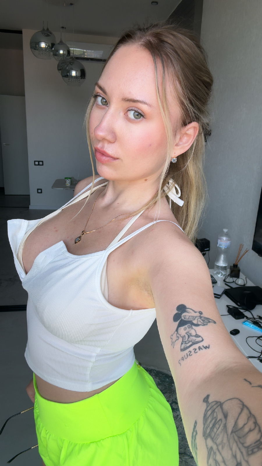 KateV in her underwear in El Kuwait