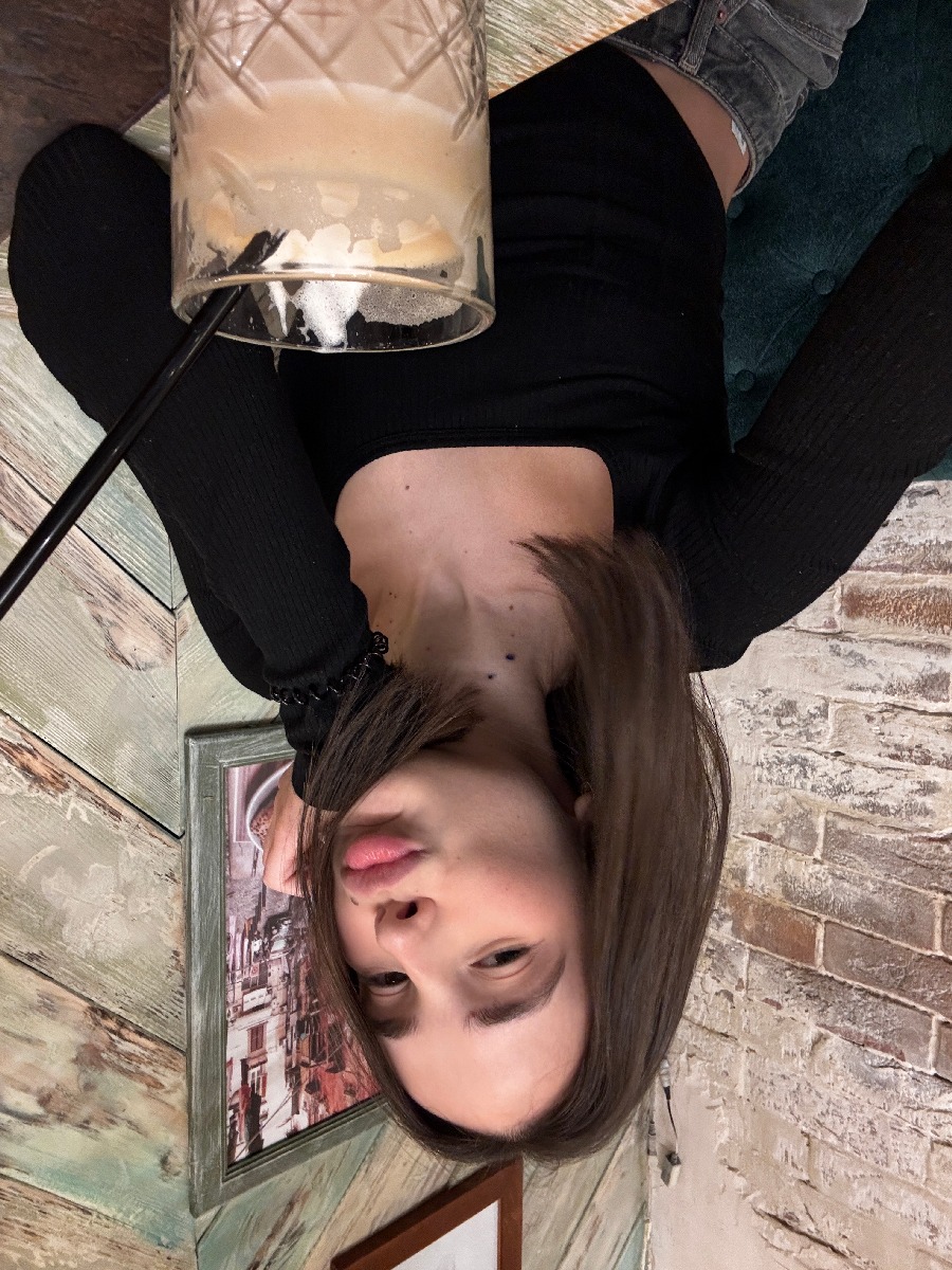 Fresh photos, fresh mood — Tina online in El Kuwait